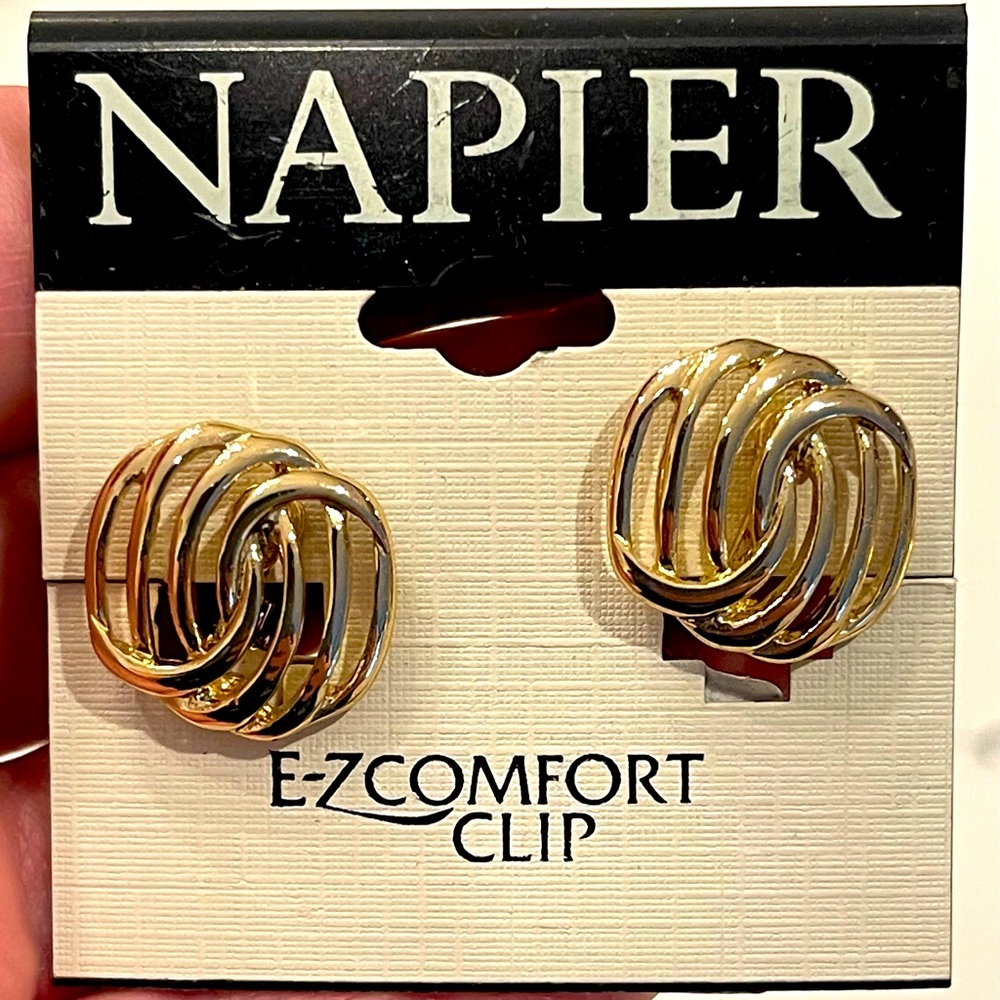 Vintage NAPIER E-Z Comfort Clip-On Gold Tone Earrings